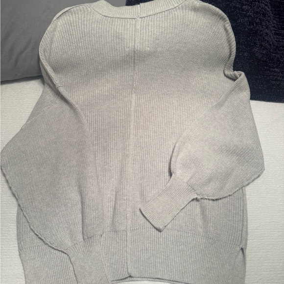 aerie Heather Light Gray Ribbed Crewneck Sweater - Picture 4 of 4